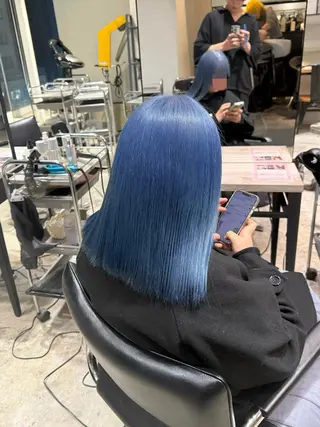 ミディアム カラー 🩵艶ハイトーン ブリーチ🩵ユウゴのヘアスタイル
