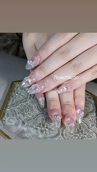 ネイル フラワー ムーンのネイルデザイン