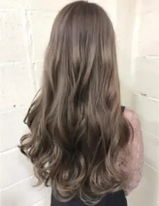 セミロング PANOL 秀島のヘアスタイル