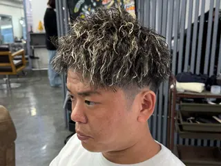 ショート カラー パーマ メンズ 梅田/メンズ特化 /短髪/田中崇奨のヘアスタイル