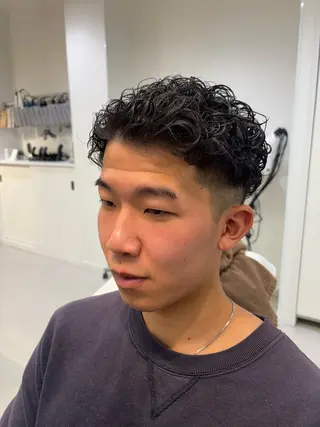 パーマ メンズ メンズパーマ/ スパイキー/フェードのヘアスタイル
