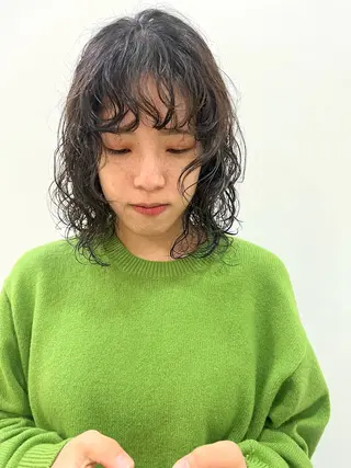 ミディアム パーマ en,所属・en,ショートボブ/ パーマ/透明感カラーのヘアスタイル