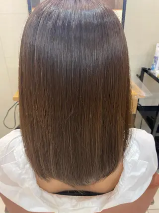 セミロング カラー あやめ【顔まわり/レ イヤー/柔らかカラ】のヘアスタイル