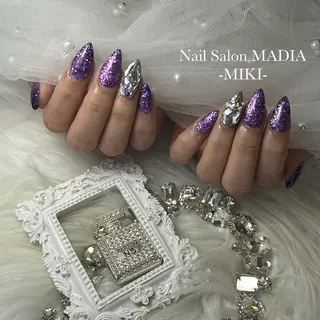 ネイル MADIA本厚木店所属・MADIA _mikiのネイルデザイン