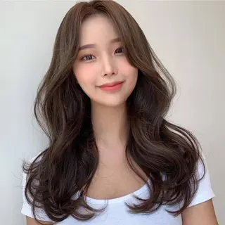 セミロング ★学割★韓国× BIZEのヘアスタイル