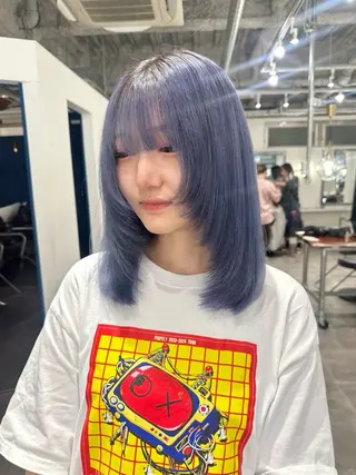 ミディアム カラー HOLLY Tsubasa🐳のヘアスタイル