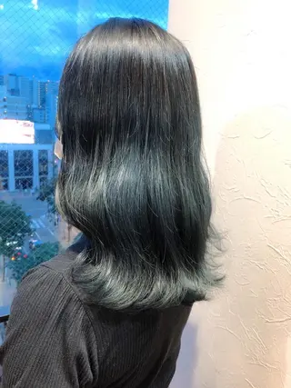 セミロング カラー 韓国🇰🇷レイヤー 映える顔周り🩷のヘアスタイル