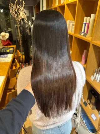 セミロング afloatkobe所属・美髪/髪質改善 川口凌弥のヘアスタイル