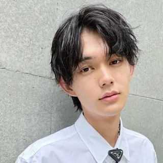 メンズ 表参道フェザーパーマ ニュアンスパーマのヘアスタイル