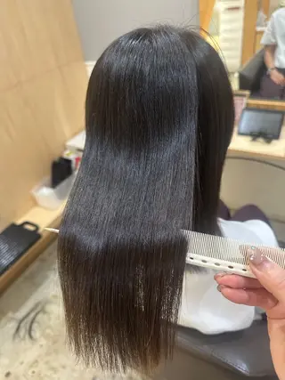 ミディアム miloc MOMOKAのヘアスタイル