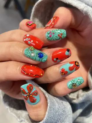 ネイル 🎀ボブ＋ハイトーン シュカ👶🏻のヘアスタイル