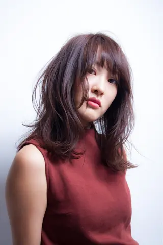 セミロング カラー RESBORN所属・長岡 大偉のヘアスタイル