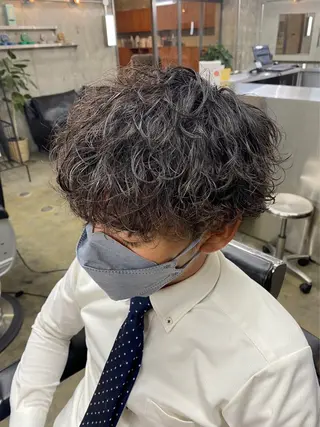 メンズ メンズパーマ特化サロンLond LOGAN所属・SEIYA メンズパーマ職人のヘアスタイル