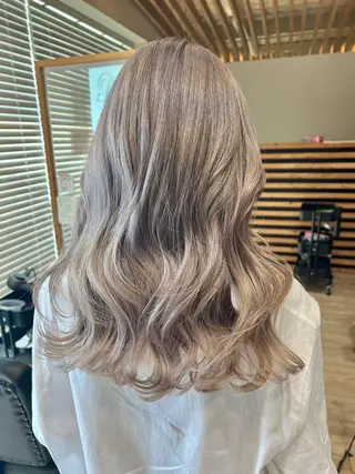 カラー 早川 真幸のヘアスタイル