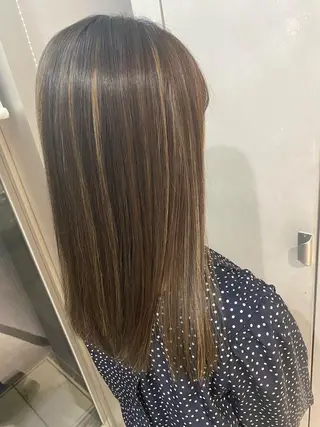 セミロング カラー M IIのヘアスタイル