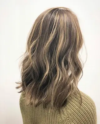 ロング salowin 原宿 aroa所属・韓国／ハッシュカット ／透明感カラー／金野のヘアスタイル