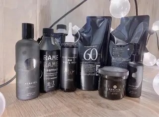 倉林隆一🐈 ダブルカラー/艶髪のヘアスタイル