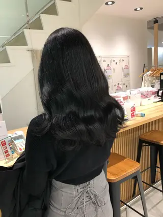 セミロング カラー レイヤー/顔まわり カット/地毛風カラーのヘアスタイル