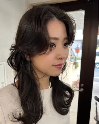 セミロング カラー フリーランス所属・韓国ヘア レイヤー くびれヘアMATSUのヘアスタイル