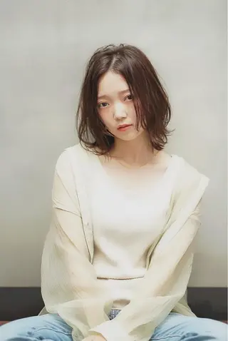 ミディアム 萩原 仁のヘアスタイル