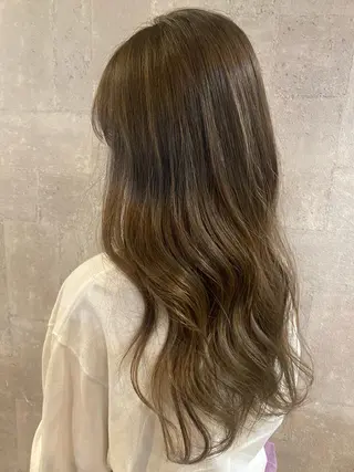 セミロング Krass Kobe所属・鈴木 ルナのヘアスタイル