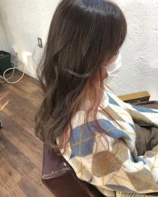 セミロング カラー 江原 彩華のヘアスタイル