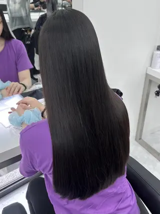 カラー 冬の透明感暗髪❄️ トレンドカラー❄️のヘアスタイル