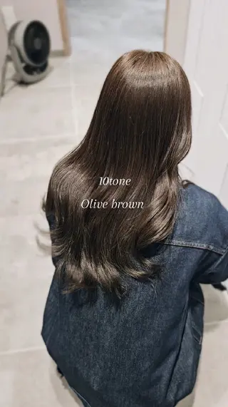 セミロング カラー サロウィン　神戸三宮店所属・三宮No.1ブリーチ 無しカラー/杉山太貴のヘアスタイル