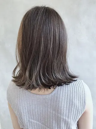 ミディアム カラー MOU namba ムウナンバのヘアスタイル