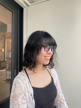 ミディアム 🖤🌀くるくる パーマ🌀🖤ayaのヘアスタイル