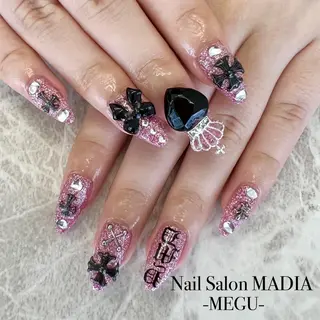 ネイル MADIA藤沢所属・MADIA MEGUのネイルデザイン