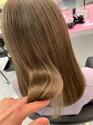 ミディアム カラー 💘トレンドスタイル 💘透明感ヘアのヘアスタイル