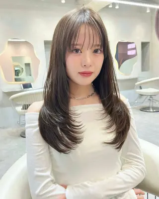 ロング 新井 望乃果のヘアスタイル