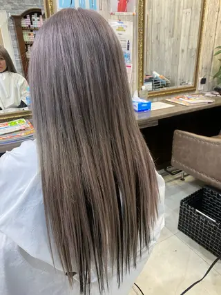 ミディアム 土屋朱理/ ハイトーンカラーのヘアスタイル