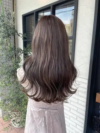 ロング 小坂 真子のヘアスタイル