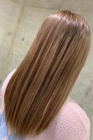 ミディアム カラー ハイライトが 得意なニキです😊のヘアスタイル