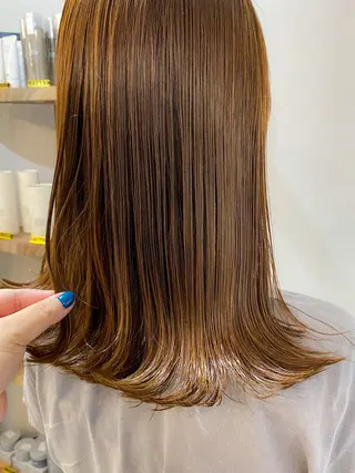 セミロング カラー louwe 武藤幸世のヘアスタイル