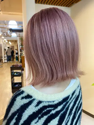 ショート 白髪ぼかし バレイヤージュ志鎌のヘアスタイル