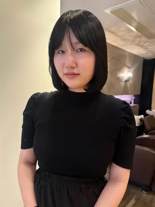 ショート lot Karen /透明感カラーのヘアスタイル