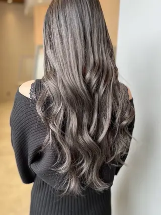 ロング カラー 吉井 結唯のヘアスタイル