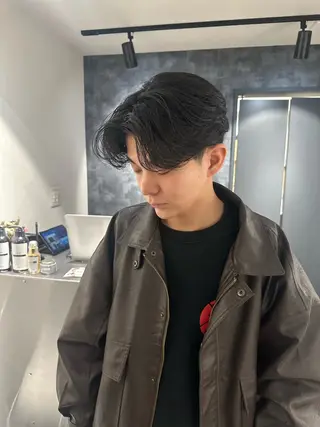 ミディアム パーマ メンズ SALOWIN 原宿 iori所属・💈センターパート パーマ特化💈雄太のヘアスタイル