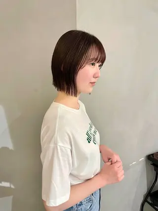 ショート カラー ぱつっとボブ 古家 佑真のヘアスタイル