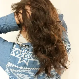 セミロング カラー ✨ハイトーン✨透明感 ✨生神　優季のヘアスタイル