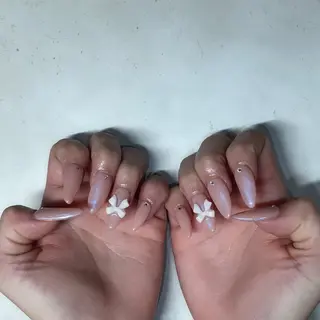 ロング 萬城 愛梨のネイルデザイン