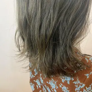 ミディアム カラー 【Uneユヌ】菊地 春那のヘアスタイル