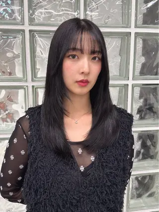 カラー 秋永 鈴のヘアスタイル