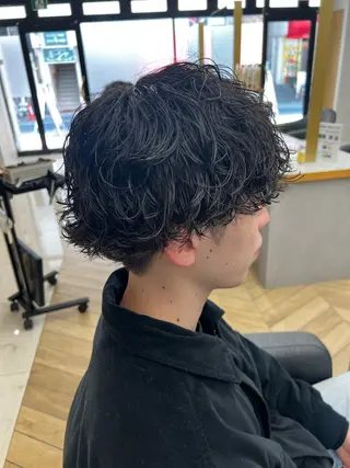 ミディアム パーマ メンズ 🪐メンズ特化 ヤマクラ タイキのヘアスタイル