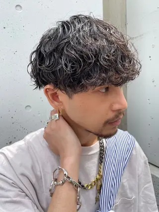 パーマ 八原 良来のヘアスタイル