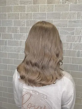 ミディアム 栗林 茉那のヘアスタイル
