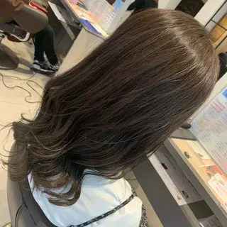 ロング カラー FLOWER by B.GARDEN所属・’Flower’ AYAKAのヘアスタイル